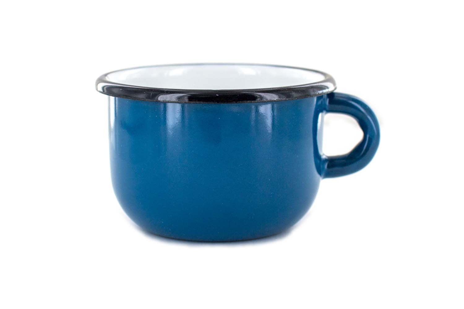 Tasse en acier émaillé
