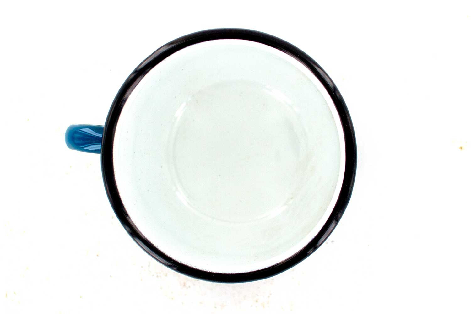Tasse en acier émaillé
